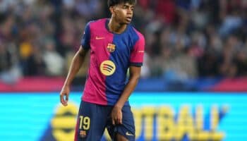 Detienen a tres personas por insultos racistas en el Real Madrid contra Barcelona