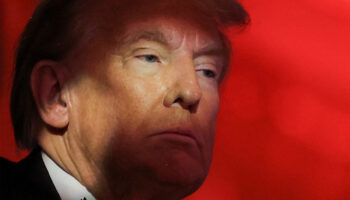 Trump anuncia aranceles de 25% para México y Canadá desde su primer día de gobierno