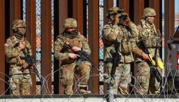 Aristegui en Vivo: Trump despliega soldados en la frontera; suspende asilos; pone ultimátum a Rusia por Ucrania (23/01/2025)