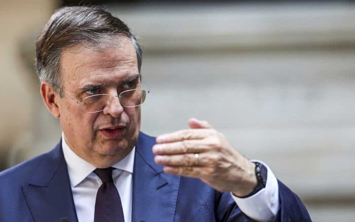 Aristegui en Vivo: Ebrard defiende aranceles; Harfuch anuncia acuerdo contra extorsión; FGR recupera recursos de 'La Estafa Maestra' (12/12/2025)