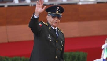 Reapareció Salvador Cienfuegos en la conmemoración de la Marcha de la Lealtad