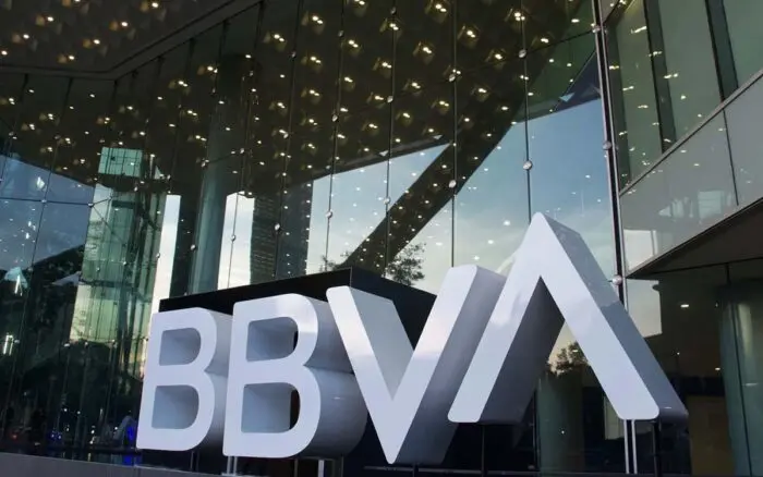 BBVA respalda plan de inversiones de Sheinbaum, pero pide “certidumbre” en las reglas