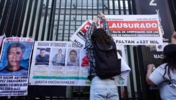 Familiares de personas desaparecidas 'clausuran' Senado ante moción contra CED-ONU