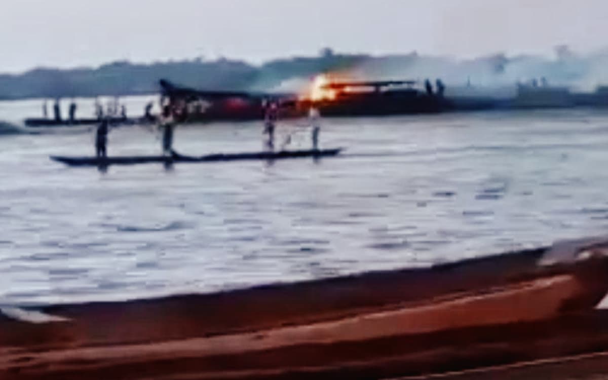 Video | Al menos 148 personas mueren tras incendiarse un barco en el Congo