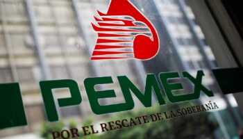 Producción petrolera de Pemex cae un 5.6% en septiembre