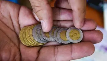 Peso y Bolsa caen de cara al cierre de semana