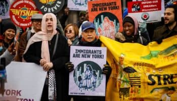 Nueva York recuerda a migrantes que acudan sin miedo a los hospitales