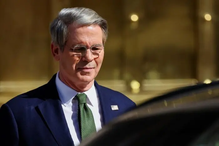 Aranceles del 15% de Trump comenzarán esta semana: Bessent