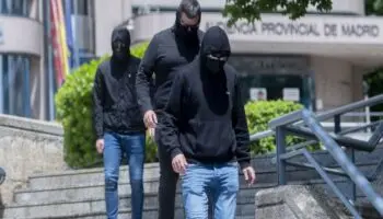 Pactan ultras penas de cárcel por colgar un muñeco de Vinícius Júnior | Video