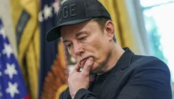 Musk llama 'totalitario fascista' a Sánchez por regular redes sociales