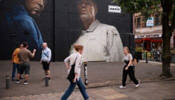 Muere un hombre al caer de una grada durante un concierto de Oasis en Londres