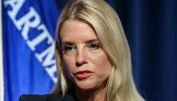 FBI frustra un "complot terrorista" dirigido contra Los Ángeles: fiscal general de EE.UU.