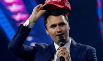 La purga de Charlie Kirk: Cómo 600 estadounidenses fueron objeto de represalias pro-Trump