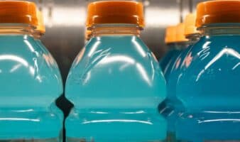 Diputados proponen impuesto a electrolitos como si fueran refrescos