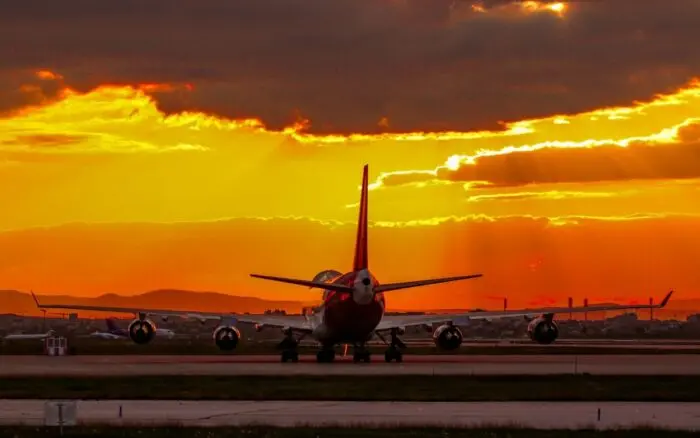 Gobierno de México confirma 11 rutas canceladas y 2 suspendidas desde el AIFA y AICM hacia EE.UU.