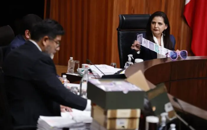 Tribunal Electoral revoca multas del INE a candidatos de Elección Judicial por acordeones