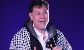 Fernández Noroña se solidariza con damnificados: pospone develación de su pintura