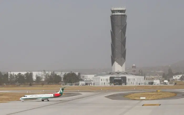 EU cancela 13 rutas de aerolíneas mexicanas desde el AIFA