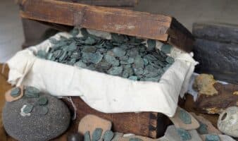 Descubren tesoro millonario de un naufragio español de 1715 en las costas de Florida