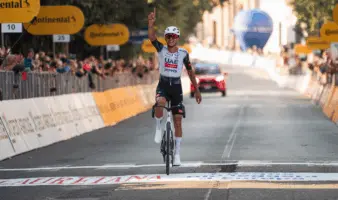 Isaac del Toro se impone en el Gran Piamonte, su décimo quinta victoria de la temporada | Video