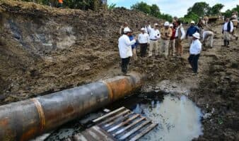 Veracruz | Pemex recupera 345 mil litros de crudo tras fuga en río Pantepec