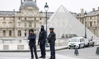 El Louvre transfiere joyas al Banco de Francia tras el atraco, según RTL