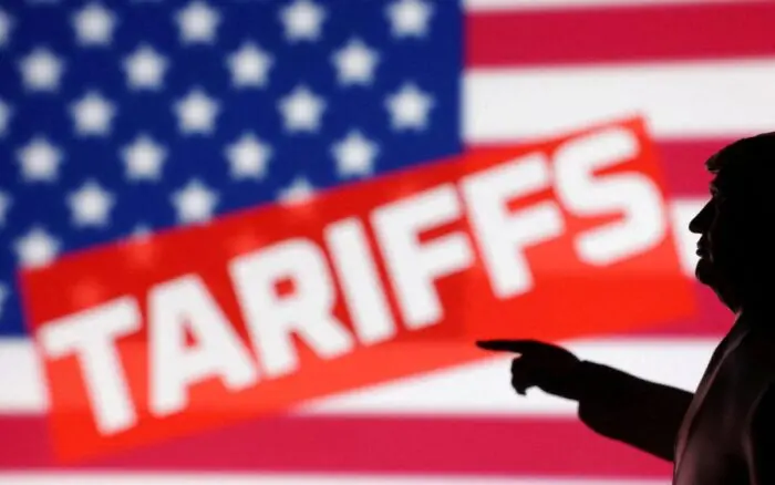 Trump asegura que nuevos aranceles del 10 % no requieren aprobación del Congreso