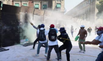 Tres de los 18 detenidos serán acusados por tentativa de homicidio tras marcha de Generación Z: FGJCDMX