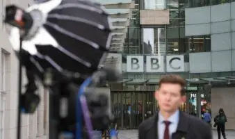 BBC se disculpa ante Trump pero rechaza pagarle una compensación