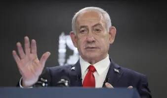 Netanyahu pide al presidente de Israel que lo indulte en su juicio por corrupción en aras del 'interés' del país