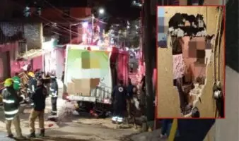 Video | Camión de refrescos se desliza por la 'bajada del diablo' e impacta vivienda en CDMX
