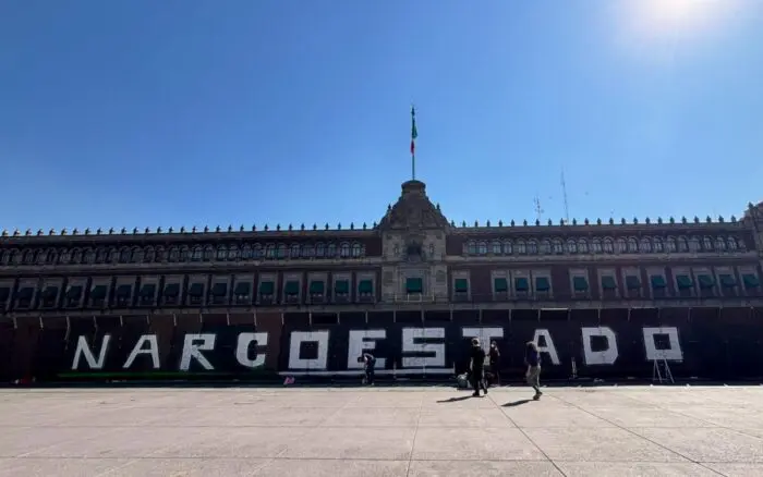 Blindan Palacio Nacional ante movilizaciones