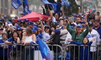 Desata Dodgers la euforia en las principales calles de Los Ángeles | Video y Fotogalería