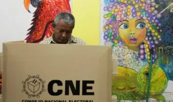 Honduras vota en presidenciales ensombrecidas por acusaciones de fraude