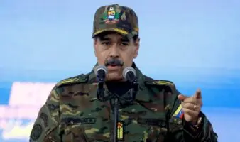 Ante suspensión de vuelos, Maduro ordena 'plan especial' para el regreso de venezolanos en otros países