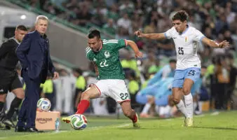 México empata sin goles con Uruguay; Aguirre reconoce que falta 'dar el salto de calidad'