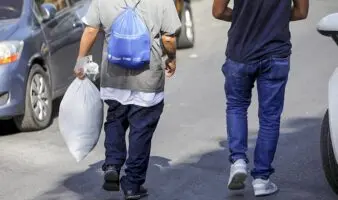 Tribunal de apelaciones rechaza deportación rápida de migrantes del gobierno de Trump