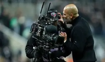 Se disculpa Pep Guardiola por exabrupto con camarógrafo | Video