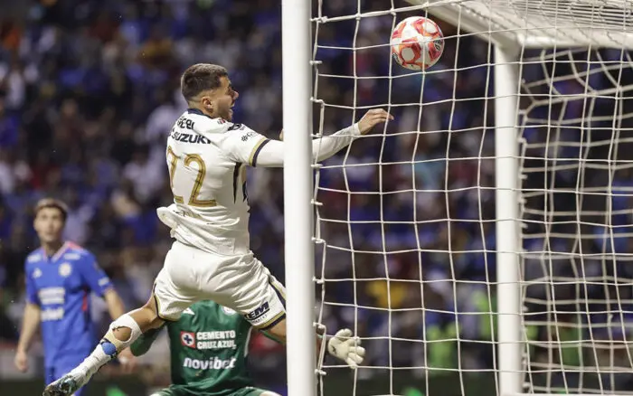 Pumas vence a Cruz Azul y se mete en el 'Play-In'