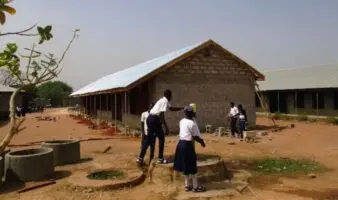 Nuevo secuestro masivo: Raptan a decenas de alumnas de una escuela católica en Nigeria