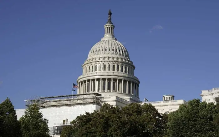 El gobierno federal de EE.UU. entra en cierre técnico a la espera de voto el lunes