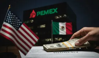 Pemex advierte a la SEC de riesgos por huachicol y 'concentración del poder político' en México