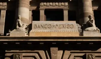 Banxico realiza último recorte de 2025 y baja tasa de interés al 7 %
