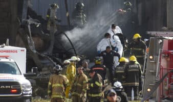 Aristegui en Vivo: Trump declara al fentanilo como arma de destrucción masiva; cae jet privado en Toluca; gresca en Congreso CDMX (16/12/2025)