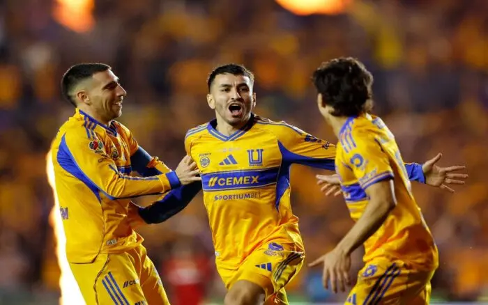 Liga MX: Logra Tigres mínima ventaja en El Volcán | Video