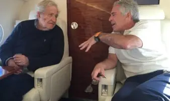 Galería | Publican nuevas fotos del caso Epstein: Chomsky, pasaportes y mensajes