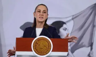 Sheinbaum presume de la fortaleza del peso frente al dólar como muestra de "confianza"