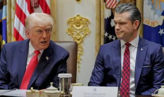 Aristegui en Vivo: Trump amenaza a países por drogas; indulta a expresidente hondureño; Sheinbaum enviará terna para la FGR (03/12/2025)