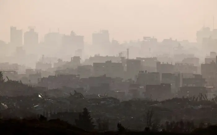 Ejército israelí mata a niña de 11 años pese alto al fuego; estaba jugando en un refugio