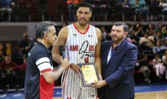 Falta fortaleza mental al basquetbolista mexicano: Gustavo Ayón | Video